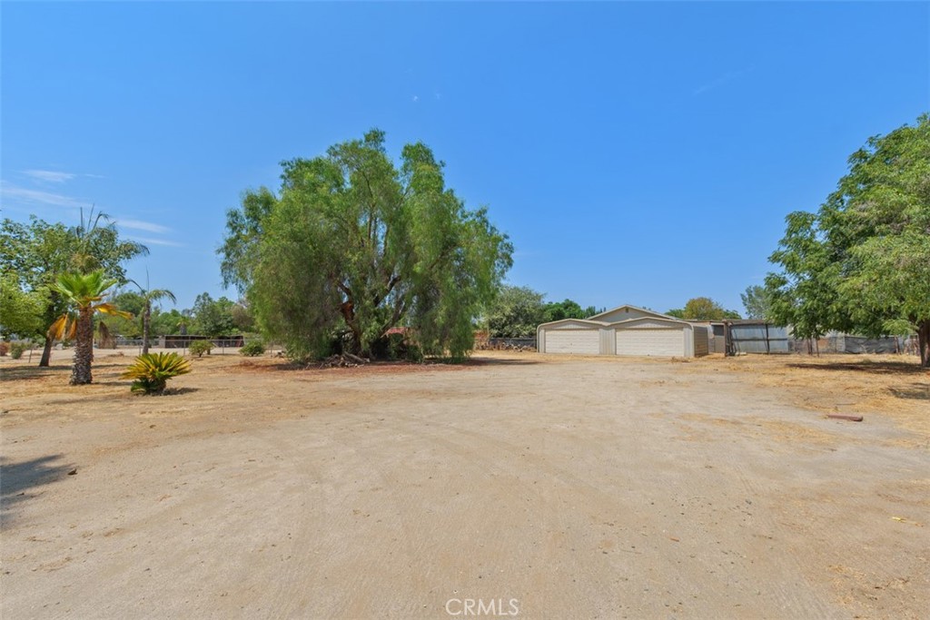 main property photo 11