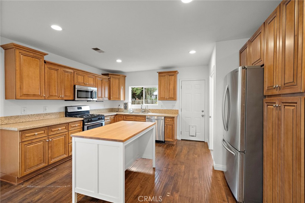 main property photo 5