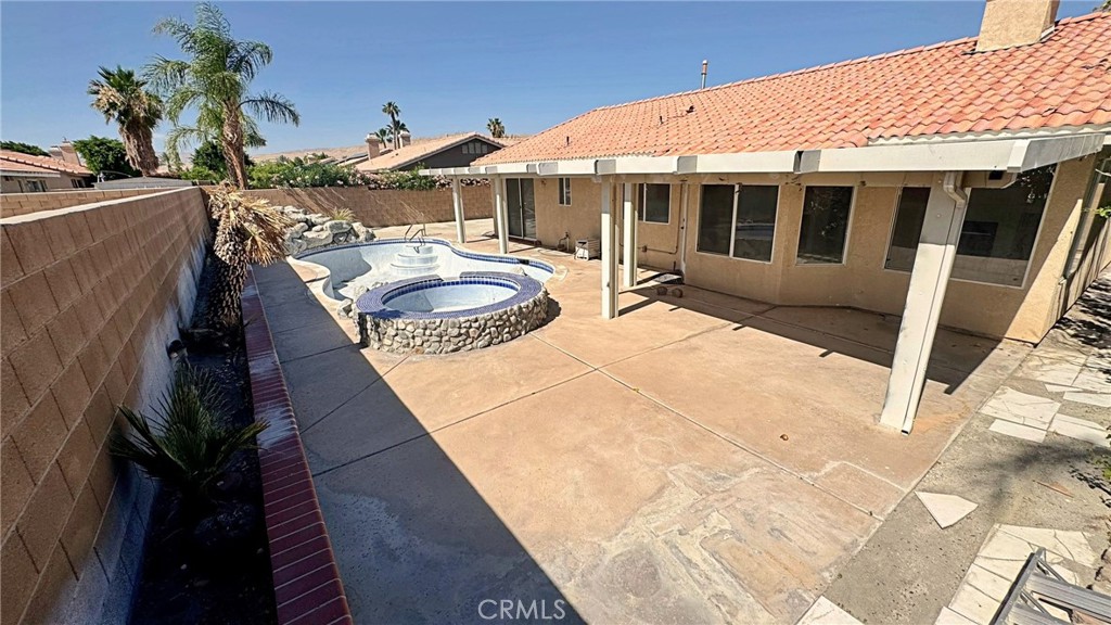 main property photo 11