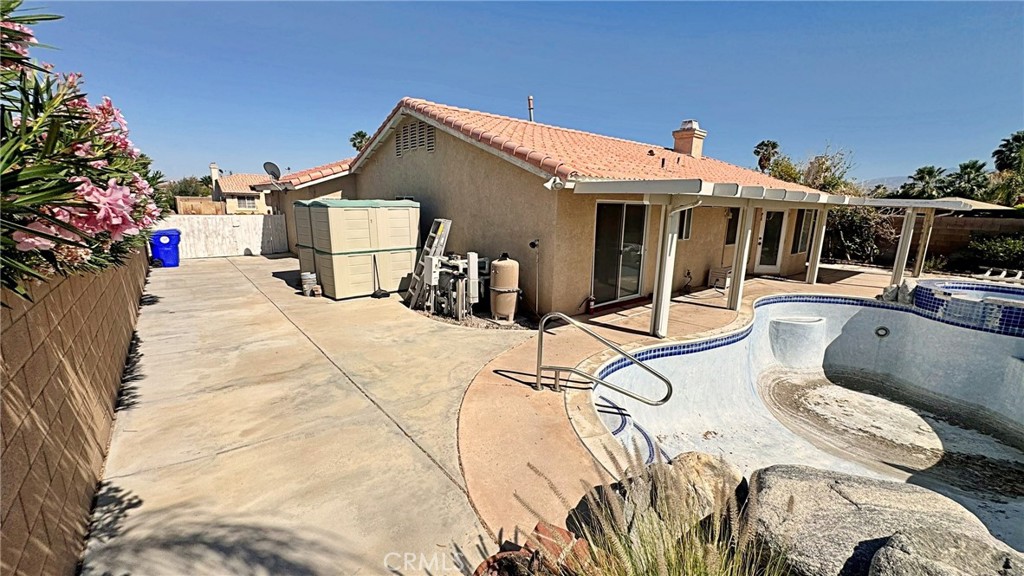 main property photo 12