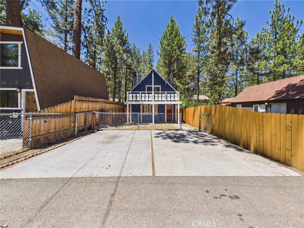 main property photo 28