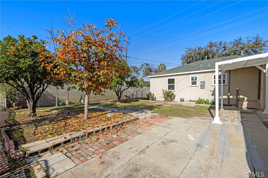 main property photo 17