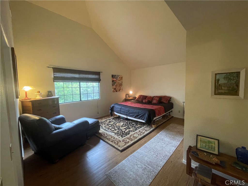 main property photo 25