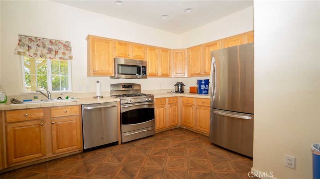 main property photo 15