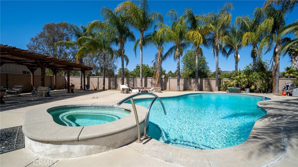 main property photo 50
