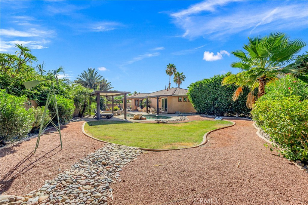 main property photo 13