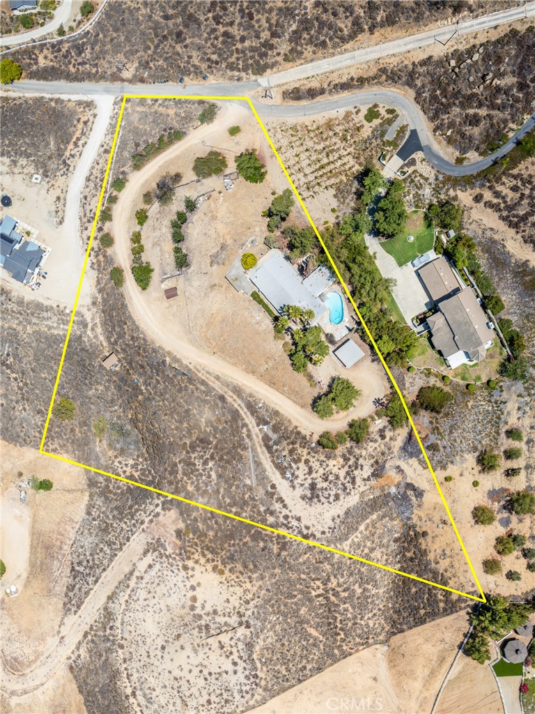 main property photo 30