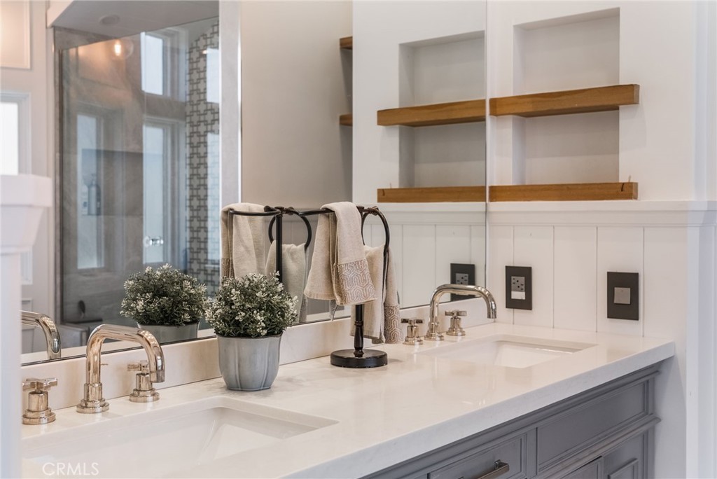 main property photo 65