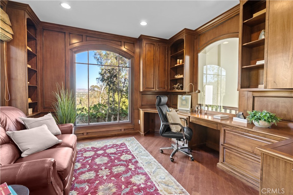 main property photo 12