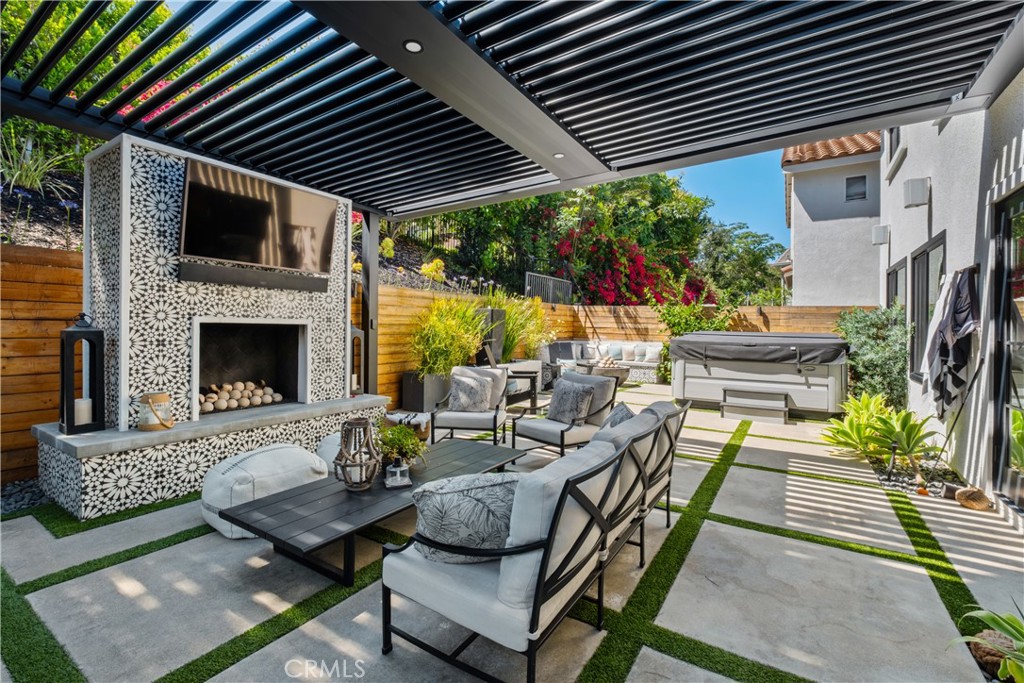 main property photo 33
