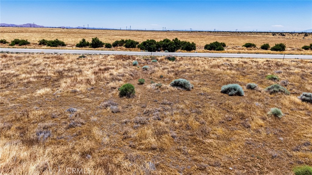 main property photo 28