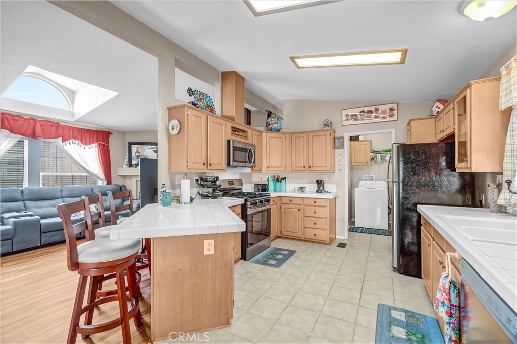 main property photo 5