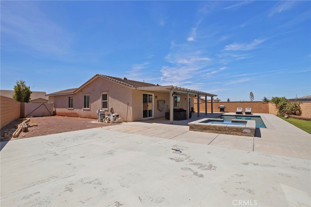 main property photo 23