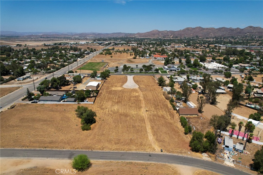 main property photo 10