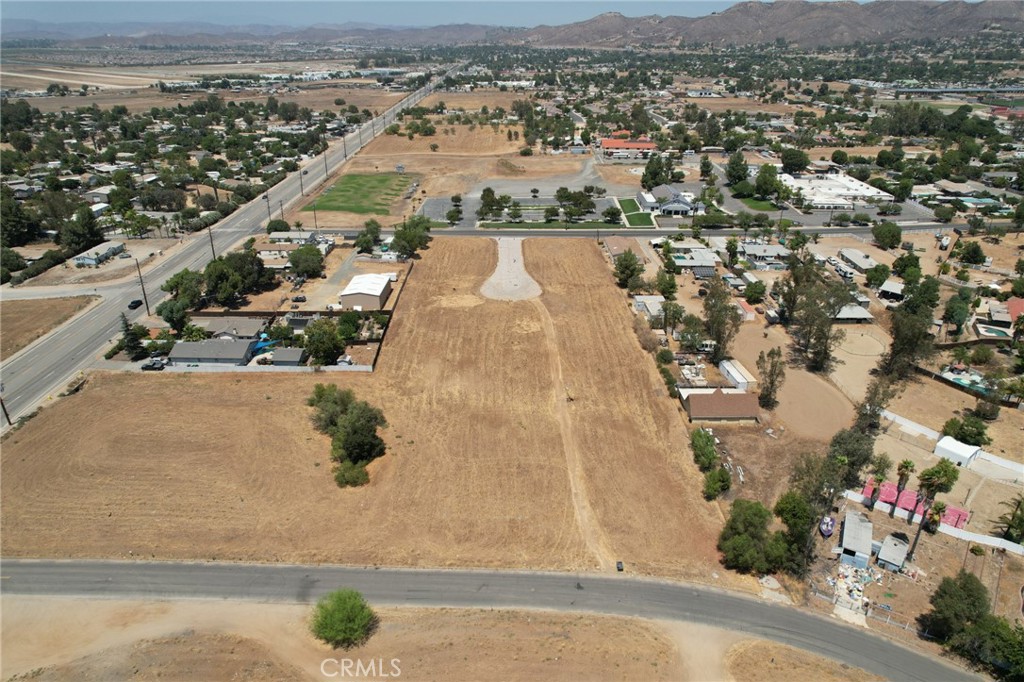 main property photo 11