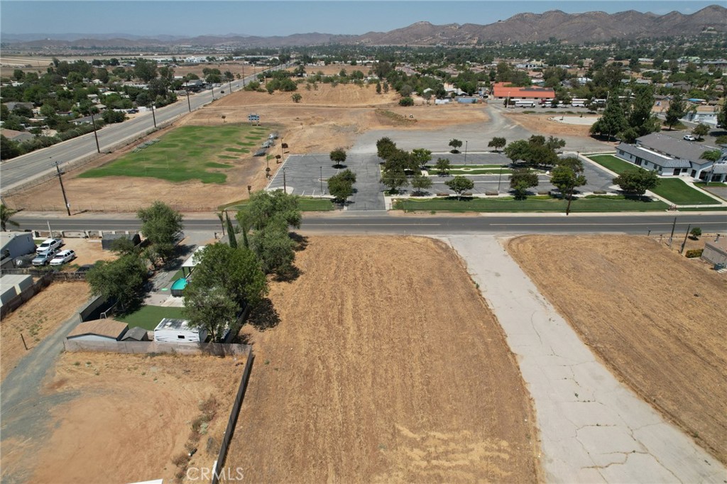main property photo 13