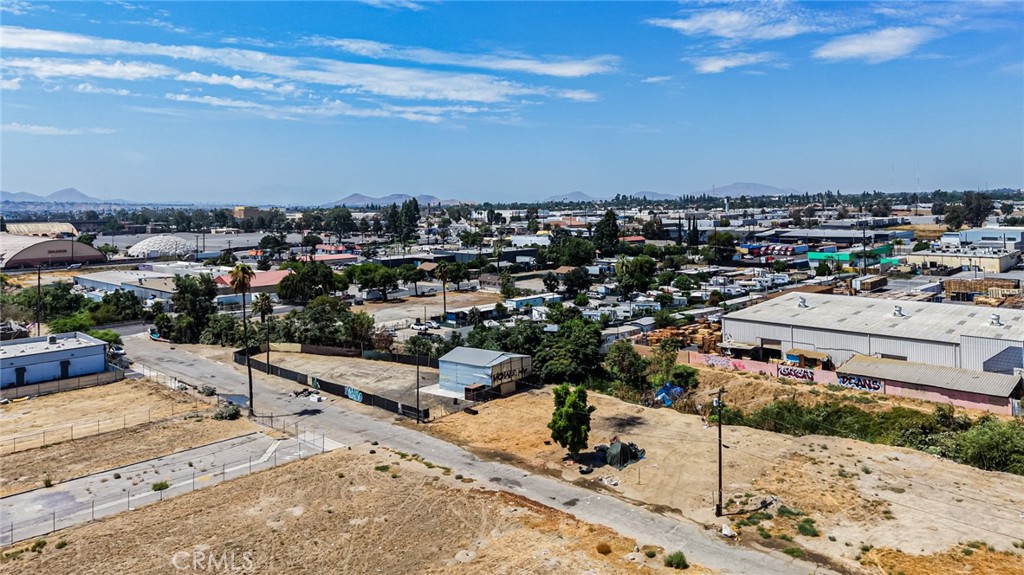 main property photo 16