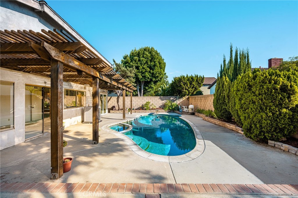 main property photo 26