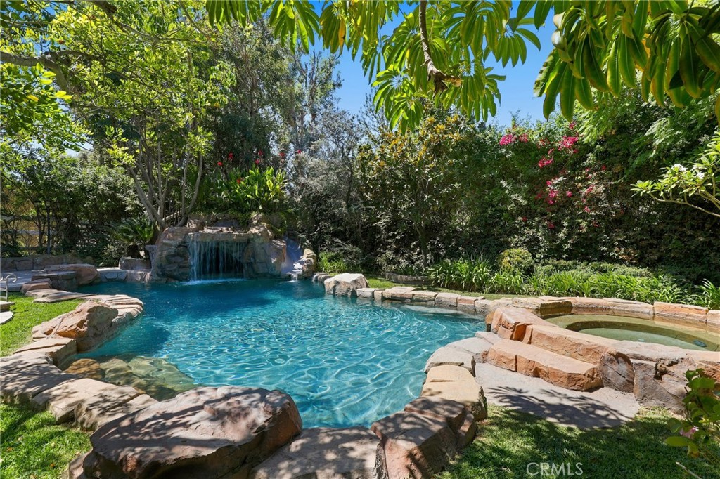 main property photo 50