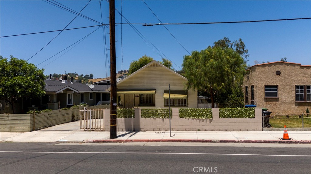 main property photo 3