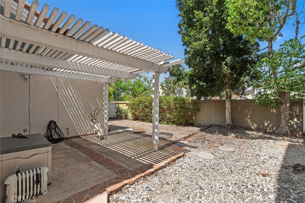 main property photo 16