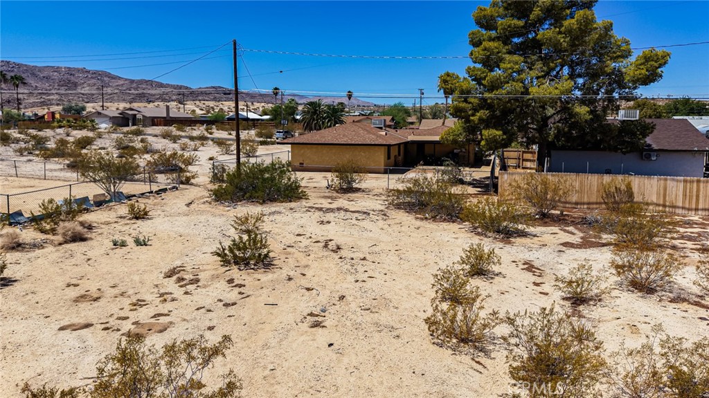 main property photo 23
