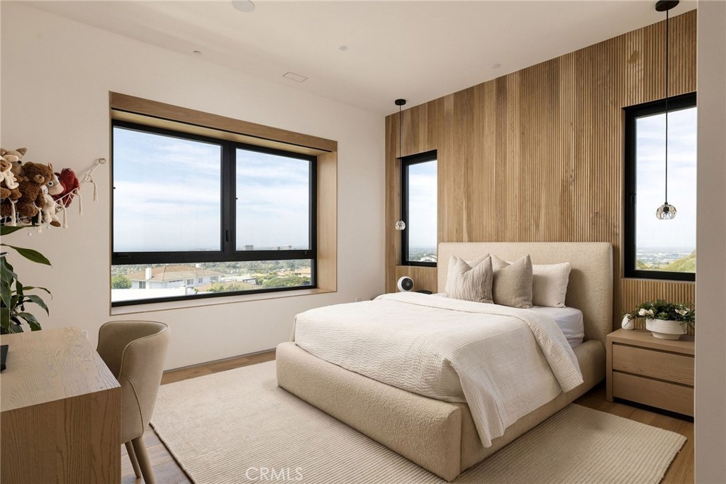 main property photo 60