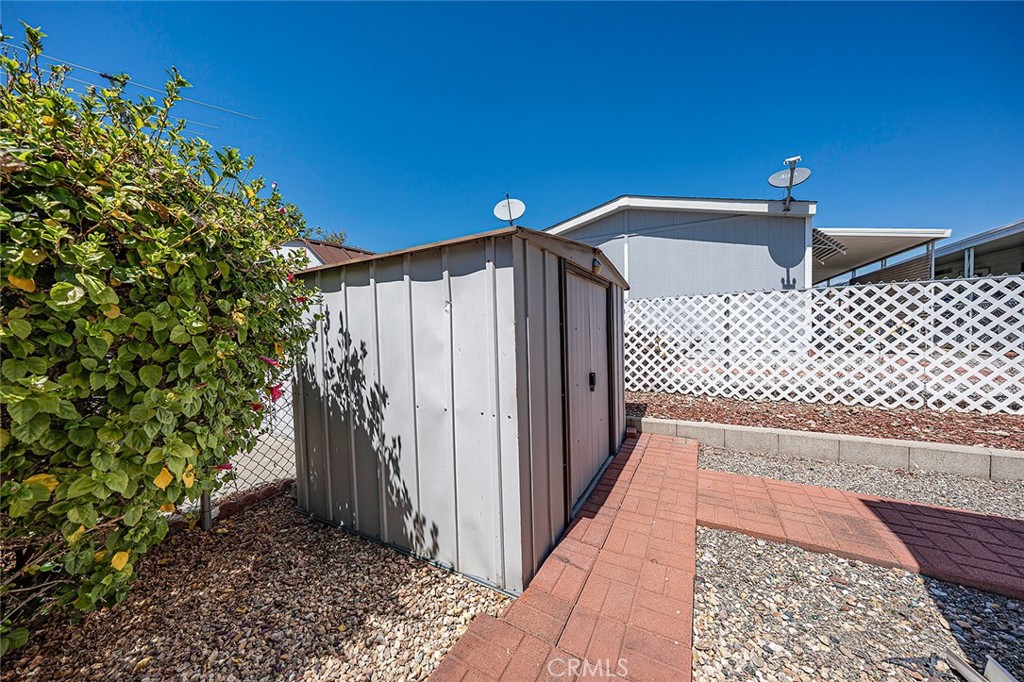 main property photo 40