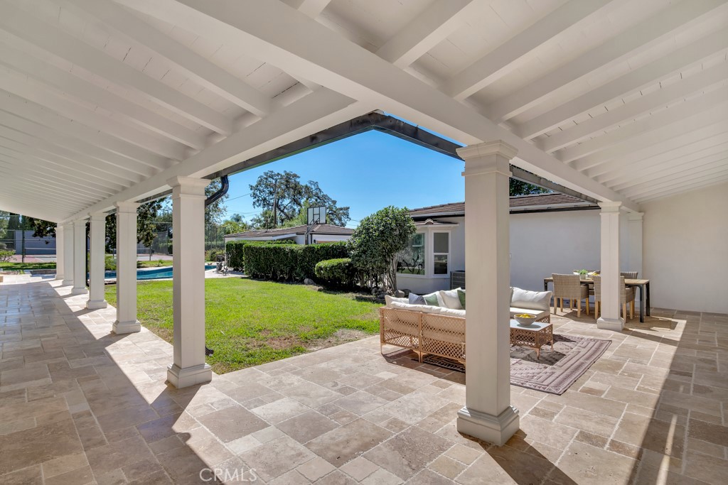 main property photo 28
