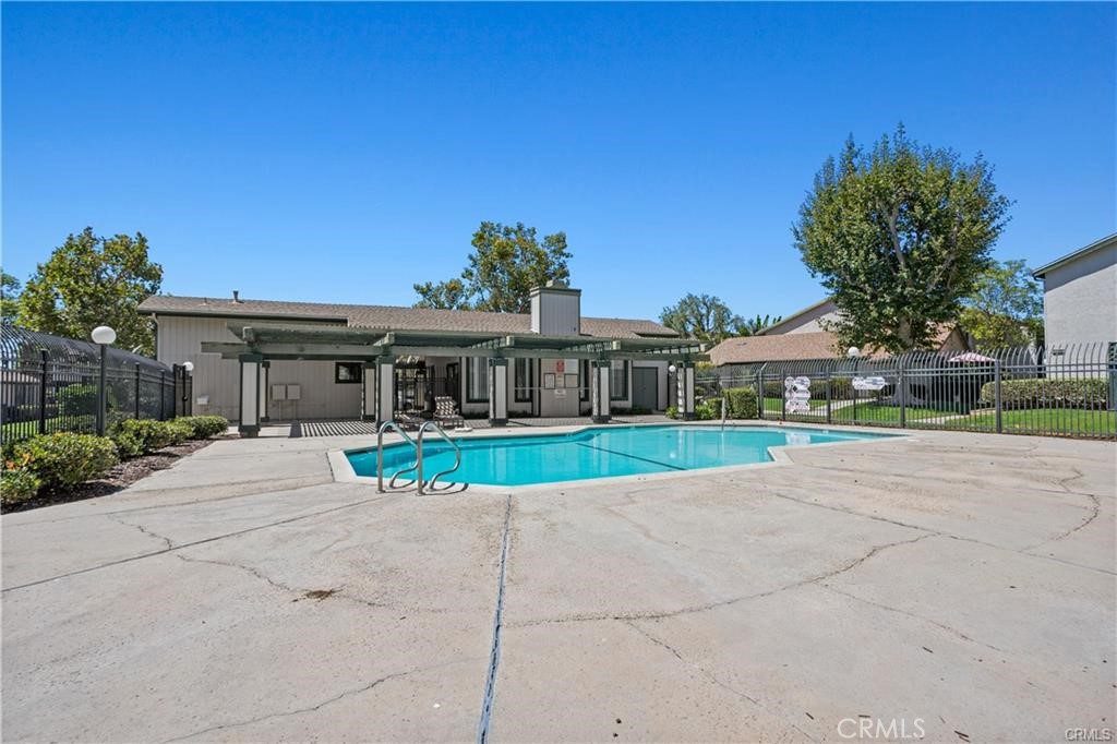 main property photo 9