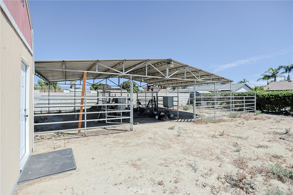 main property photo 40