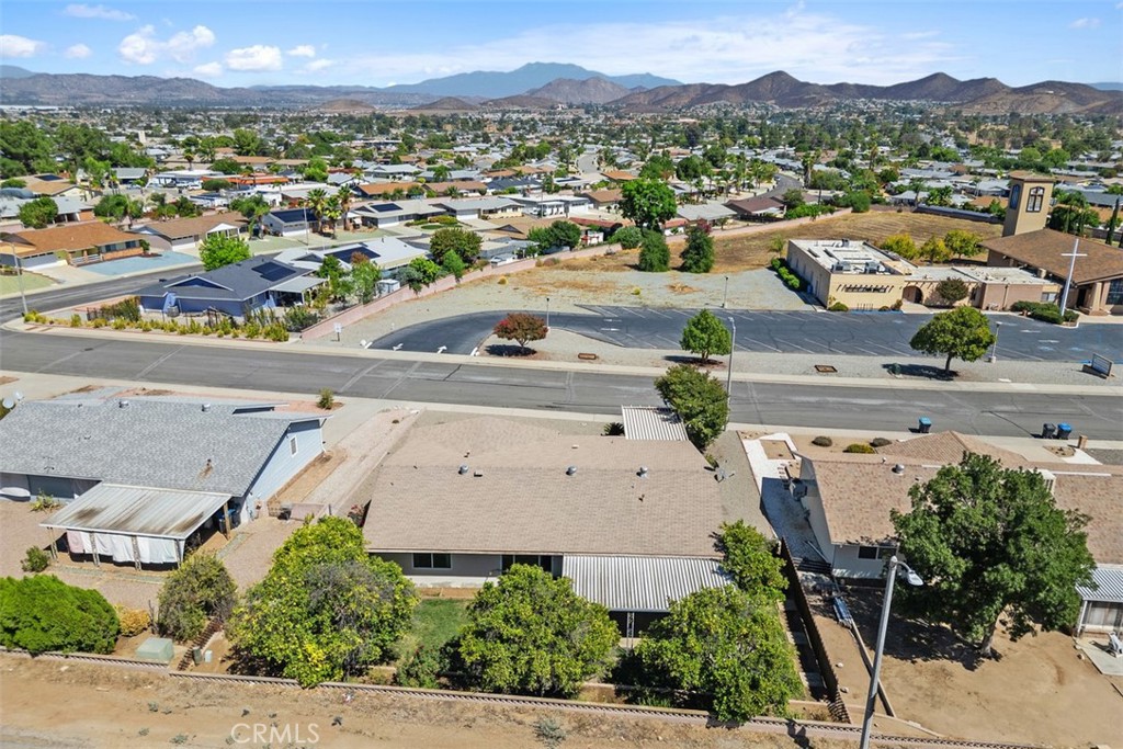 main property photo 31
