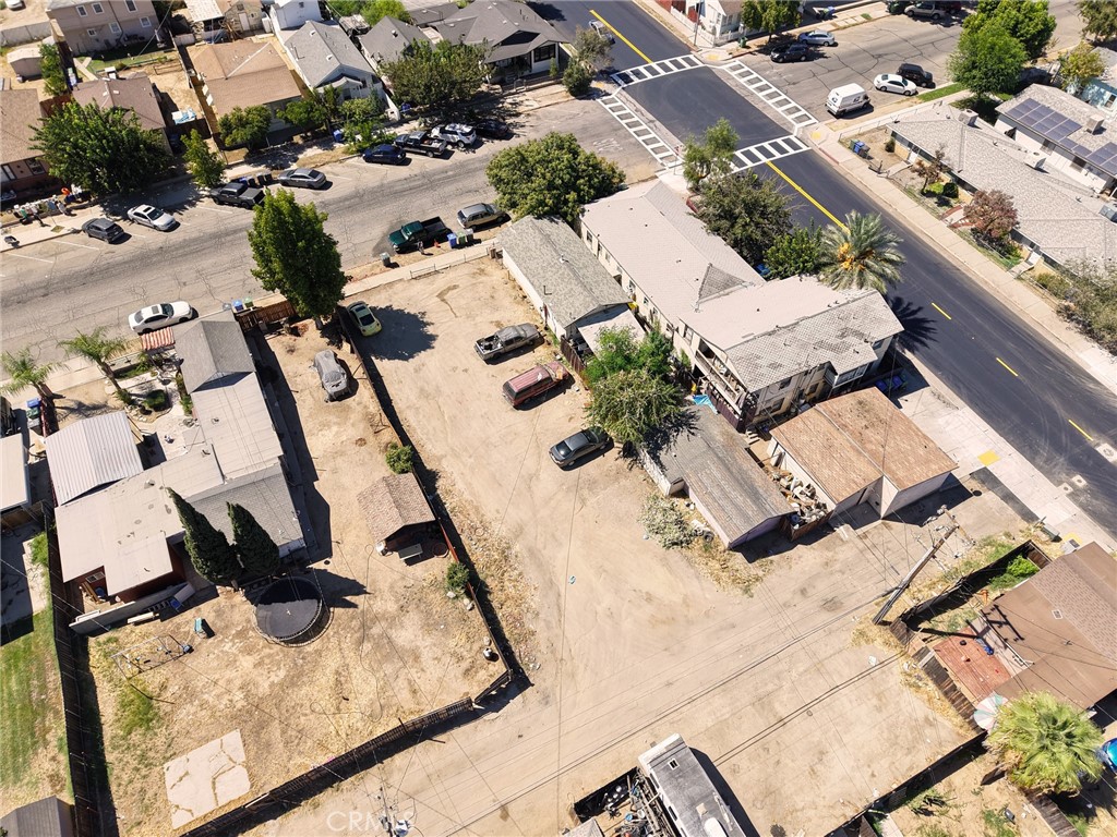 main property photo 11