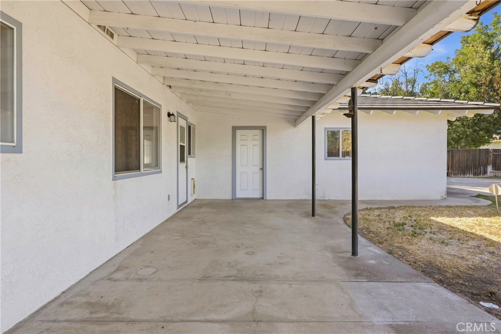 main property photo 28