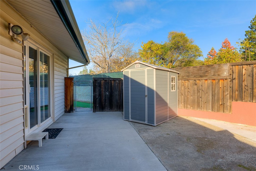 main property photo 28
