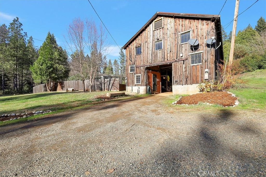 main property photo 10