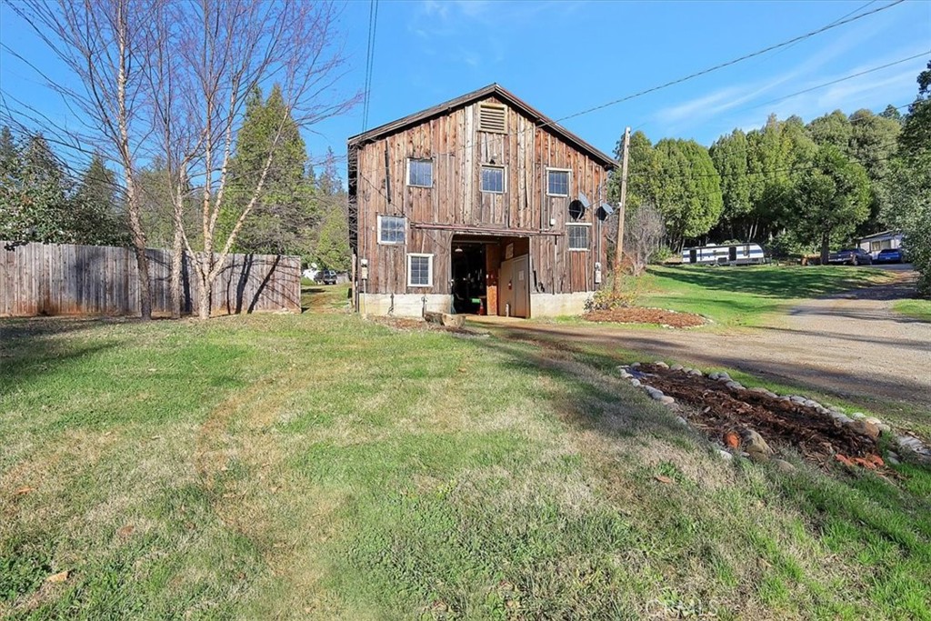 main property photo 9