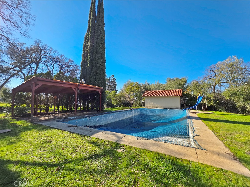 main property photo 10