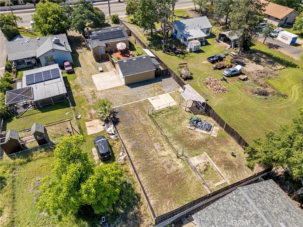 main property photo 32
