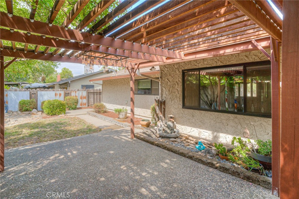 main property photo 25