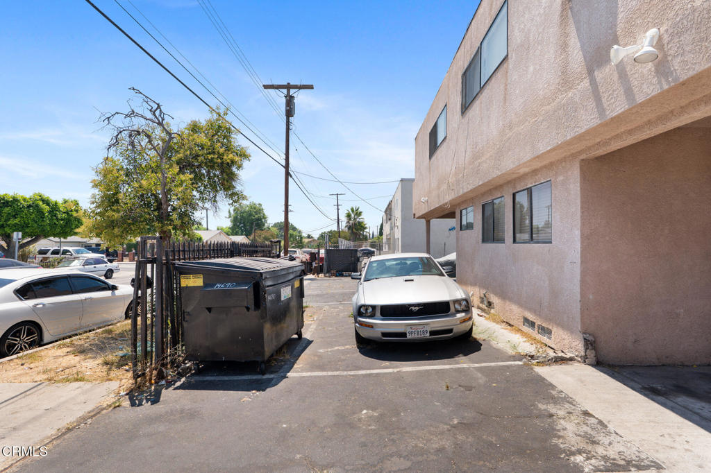 main property photo 13