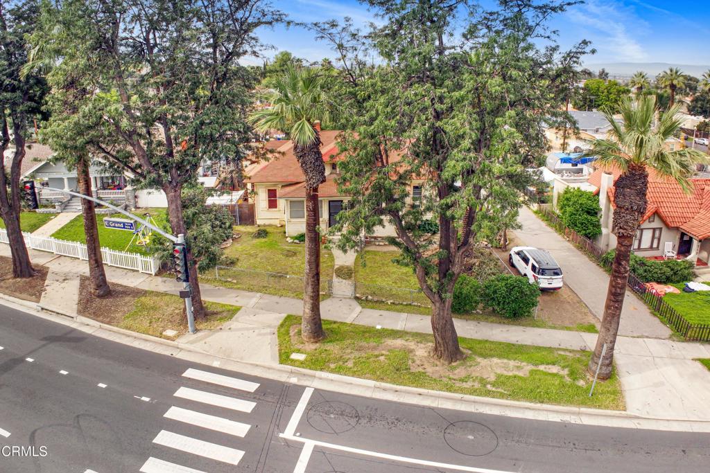 main property photo 8