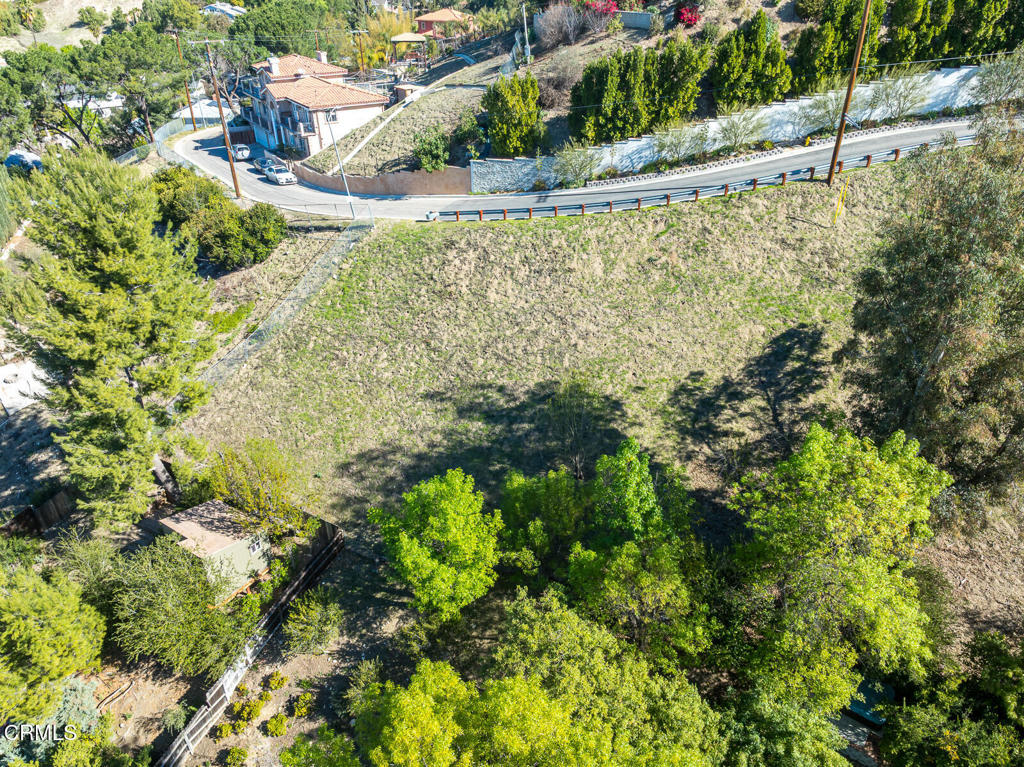 main property photo 40