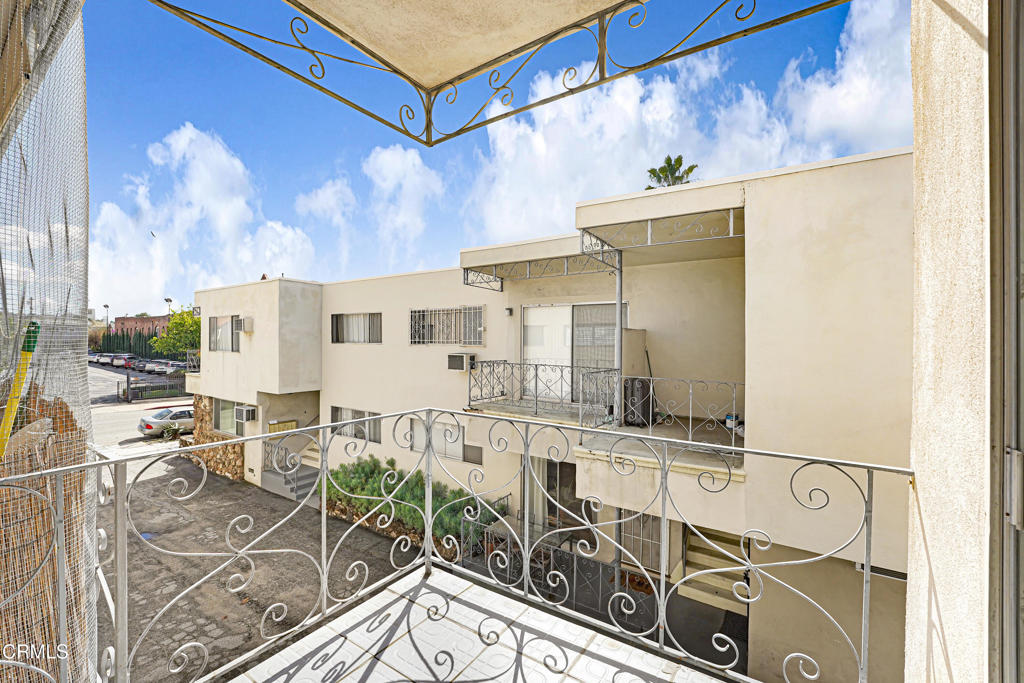 main property photo 11