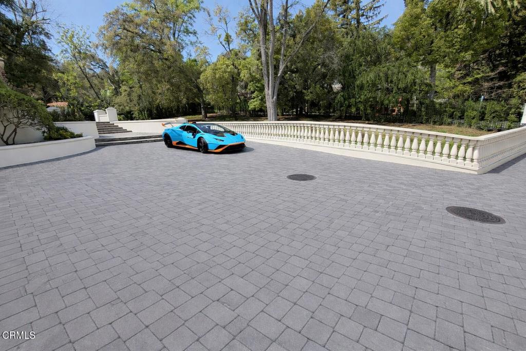 main property photo 19