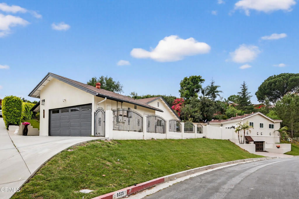 main property photo 3