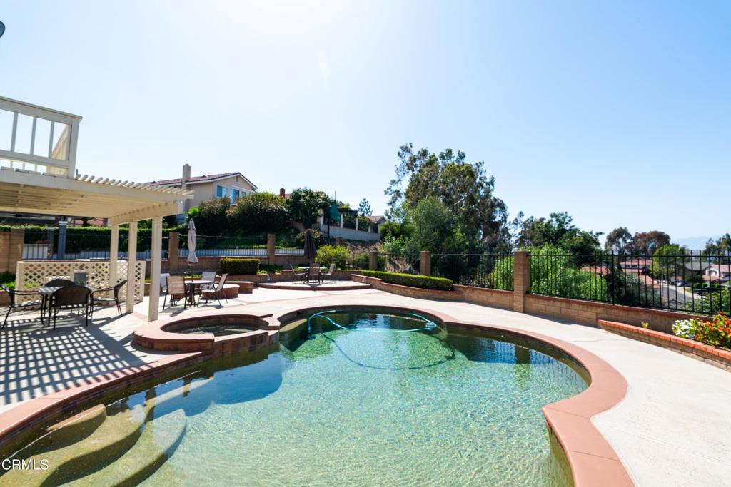 main property photo 40