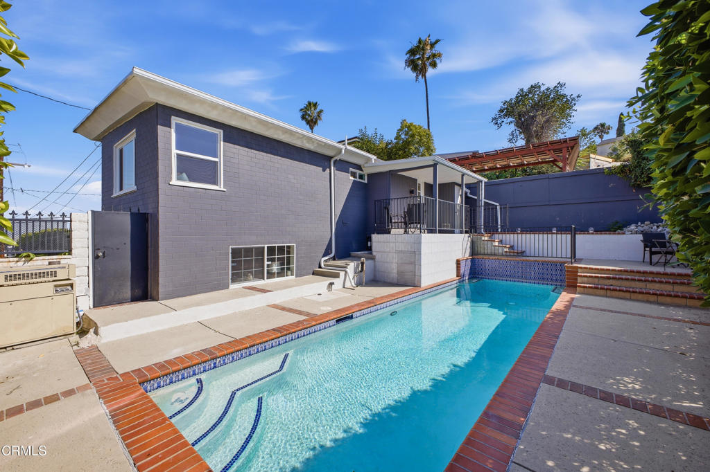 main property photo 28