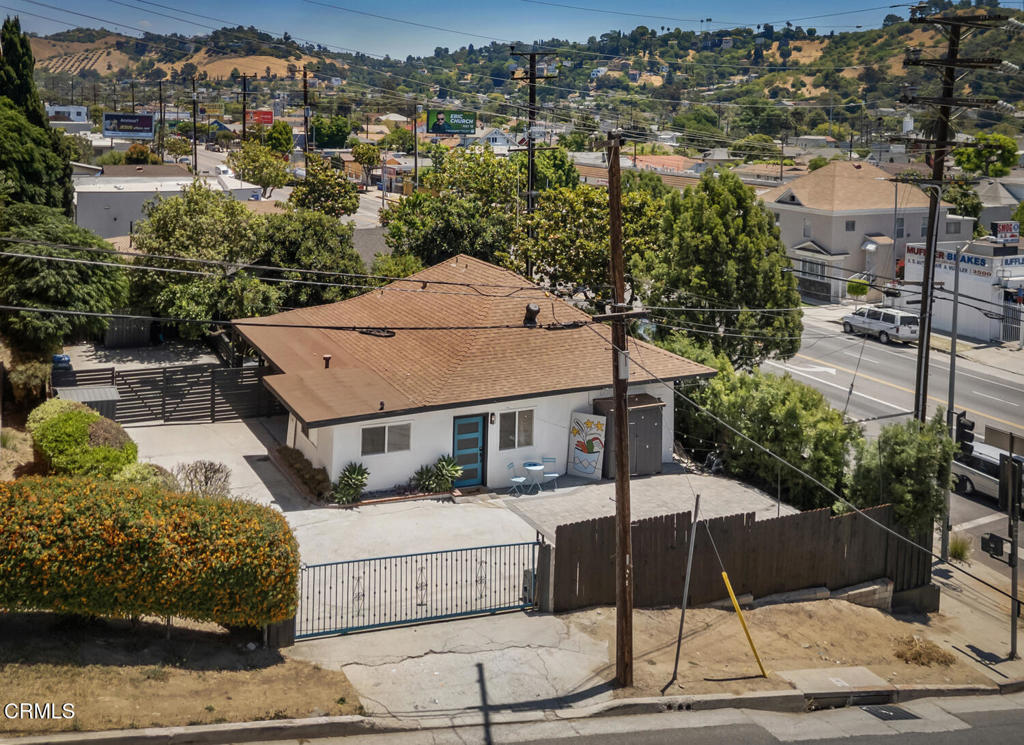 main property photo 25