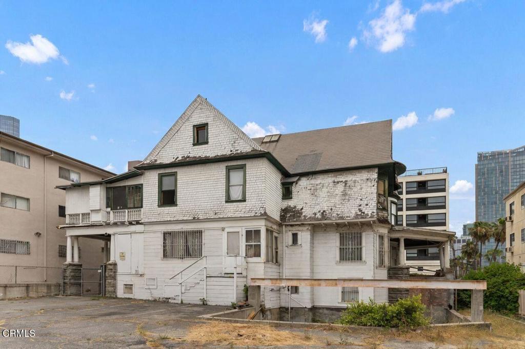 main property photo 37